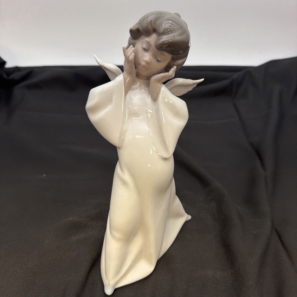 Lladro 1997 "Mime Angel" #4954 9" Tall Excellent Condition No Box - Picture 2 of 4